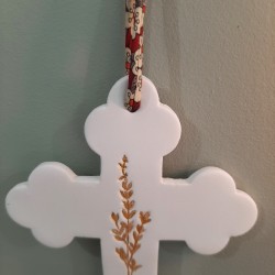 Croix blanche trilobée